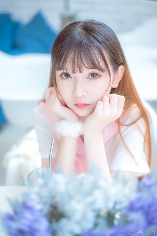 瀑布对悬崖无可畏惧，所以唱出气势磅礴的生命之歌。